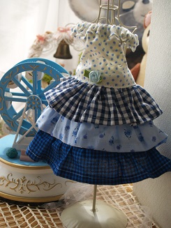 フェレットの洋服・服・お姫様・青いっぱいフリフリ・濃い系１
