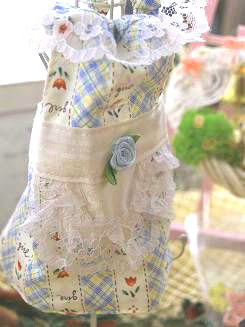 チューリップエプロンベスト・薄い青２