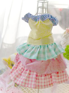 フェレットの洋服・服・お姫様・ふりふり・にぎやかチェック１